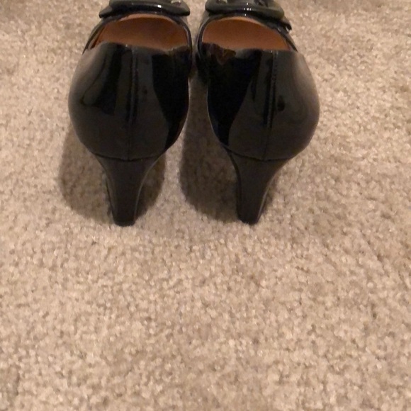 Prada heels - Picture 4 of 5